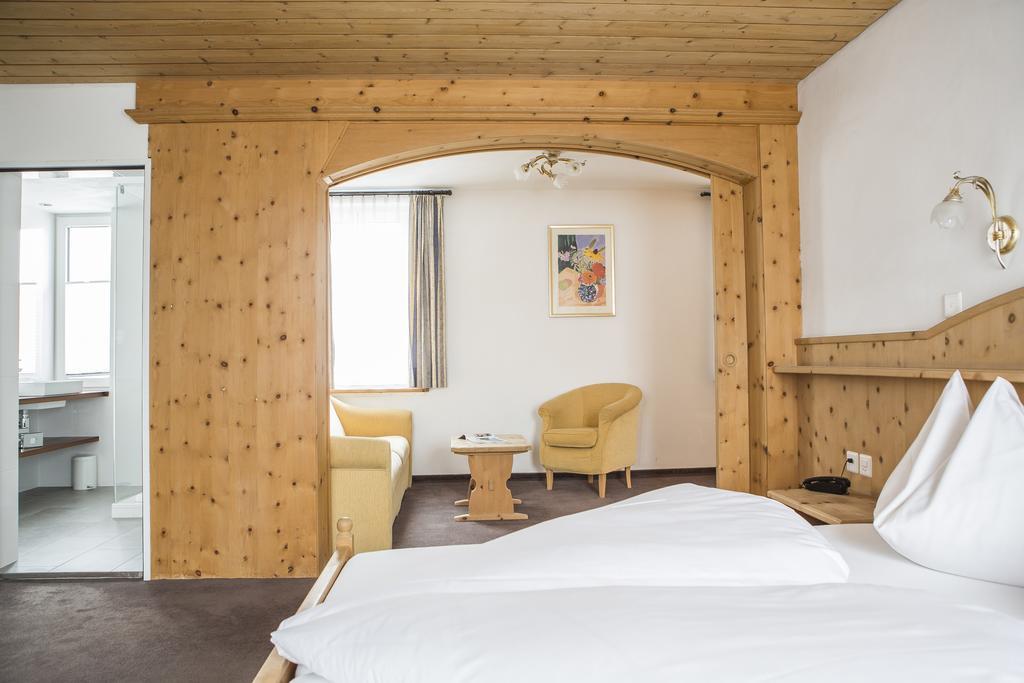 Hotel Filli Scuol Extérieur photo
